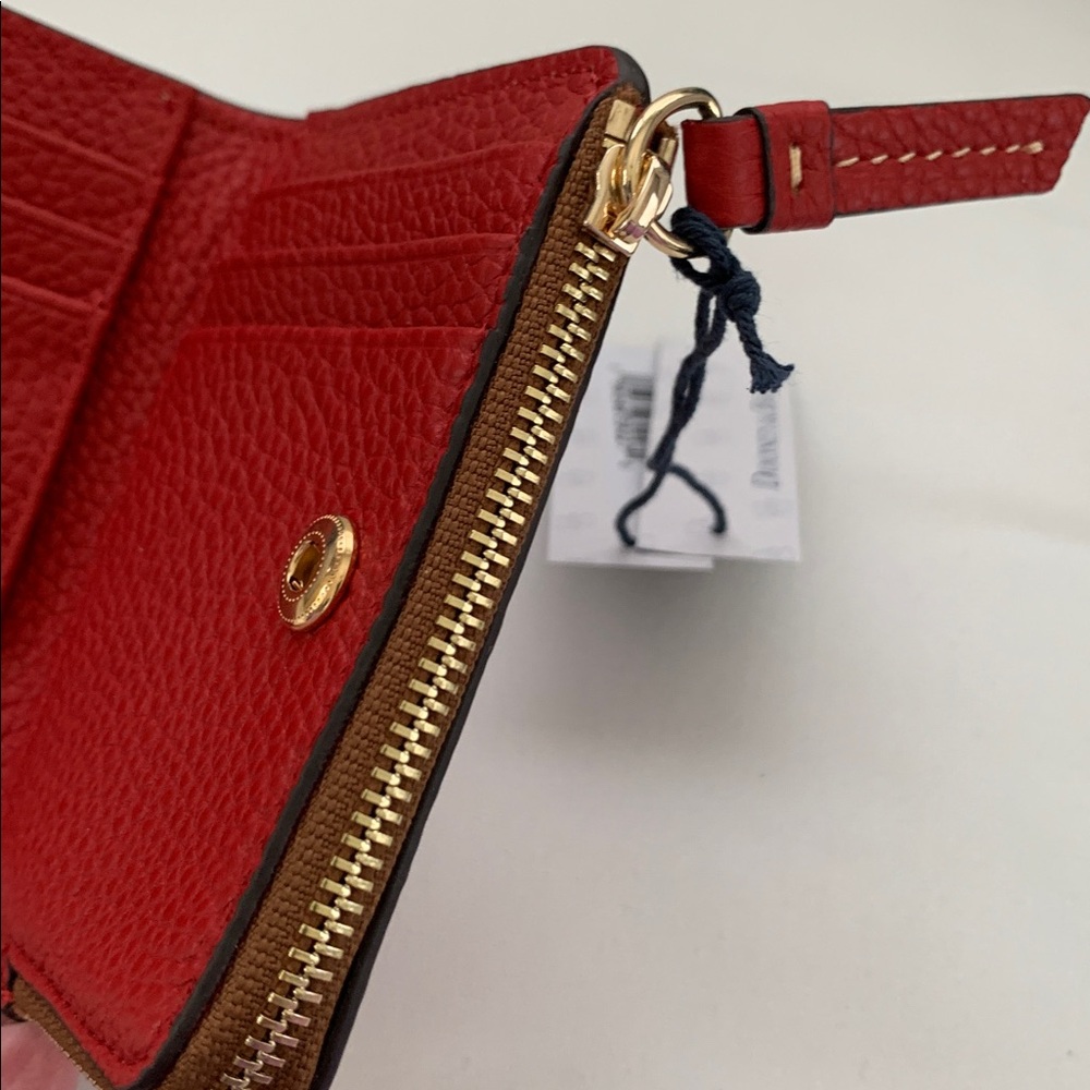 NWT - Dooney & Bourke Red Pebbled Leather Compact Bifold Zip Wallet - Picture 2 of 3